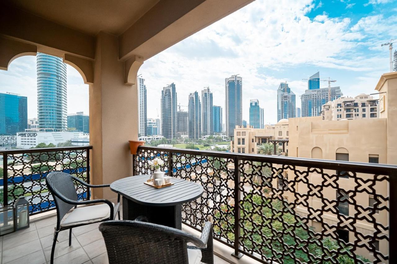 Higuests - Spacious Apt With Private Balcony In Old Town Dubaj Exteriér fotografie