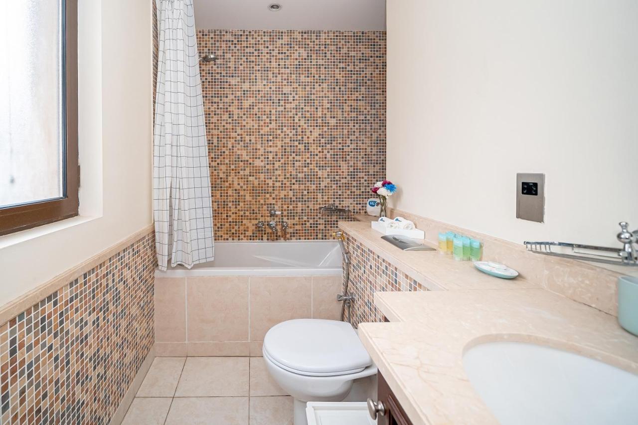 Higuests - Spacious Apt With Private Balcony In Old Town Dubaj Exteriér fotografie
