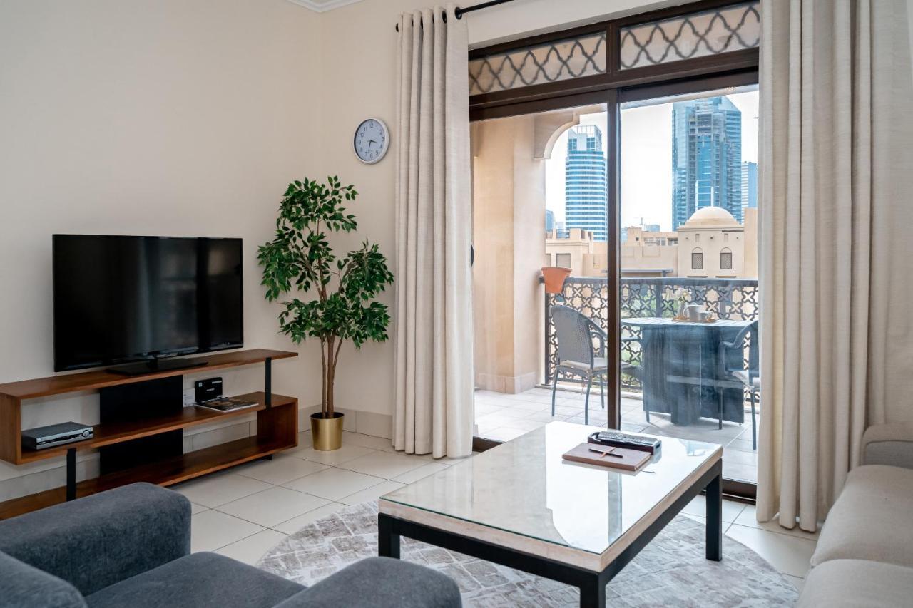 Higuests - Spacious Apt With Private Balcony In Old Town Dubaj Exteriér fotografie