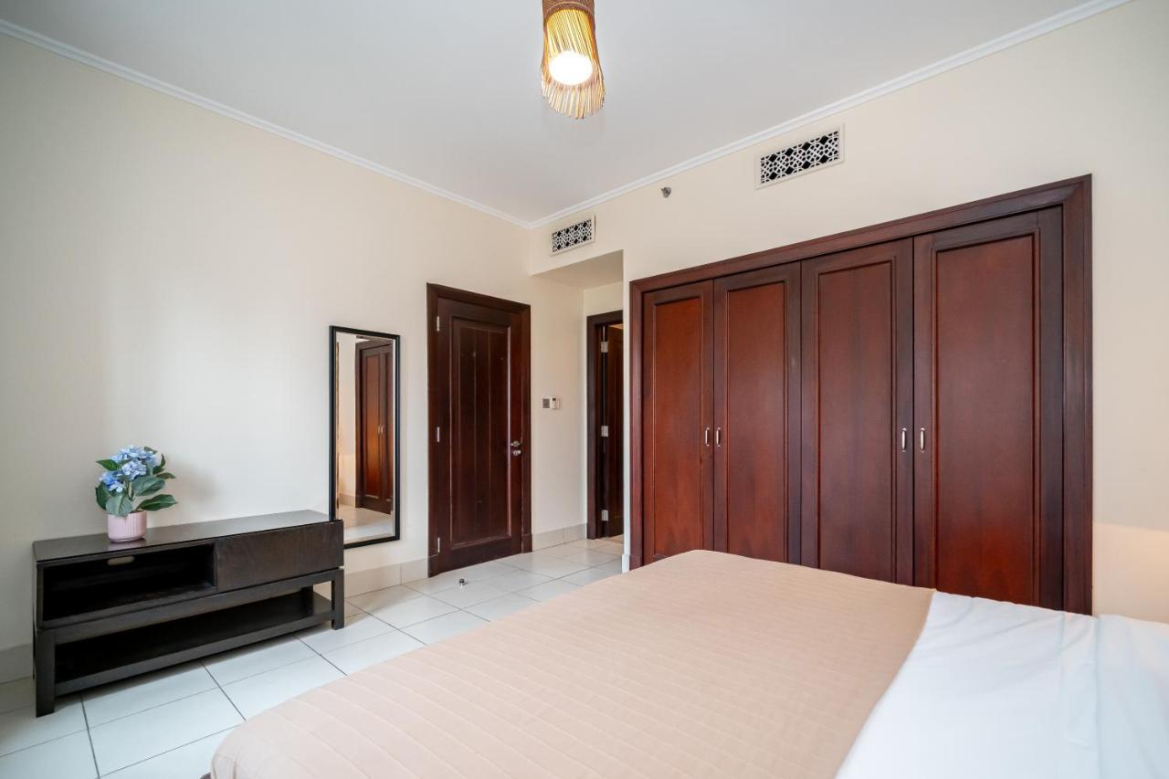 Higuests - Spacious Apt With Private Balcony In Old Town Dubaj Exteriér fotografie