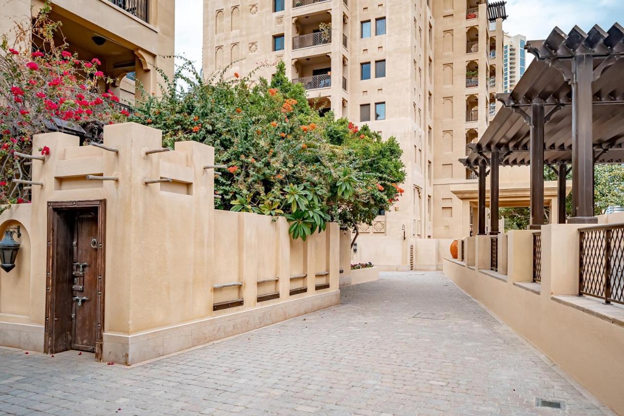 Higuests - Spacious Apt With Private Balcony In Old Town Dubaj Exteriér fotografie